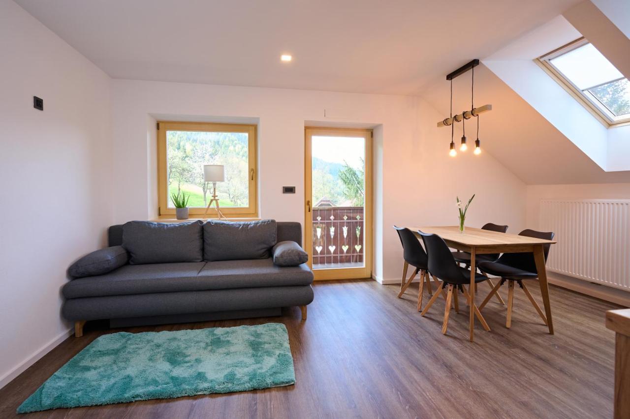Apartament Domacija Metul Luče Zewnętrze zdjęcie